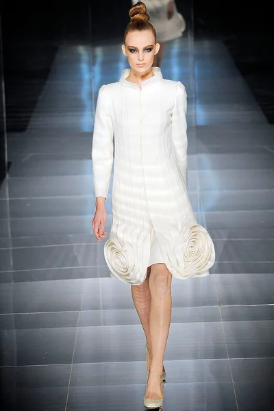 Look 2